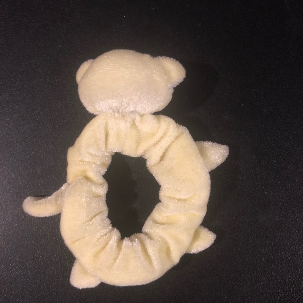 Yellow Cat Scrunchie 🐱 - Picture 3 of 4